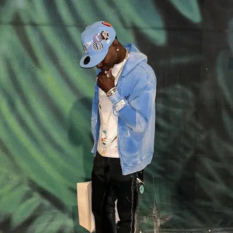 GALLERY DEPT. SUN FADED ENGLISH LOGO ZIP UP/BLUE Sun-washed blue water ripple English zipper hoodie Washed blue S-XL Ready-to-wear dyeing Hand-sewn heavy-weight horsetail fading Super-heavy washing Hand-hanging holes Bones frayed and whitened Mold customization with G LOGO zipper Correct accessories!